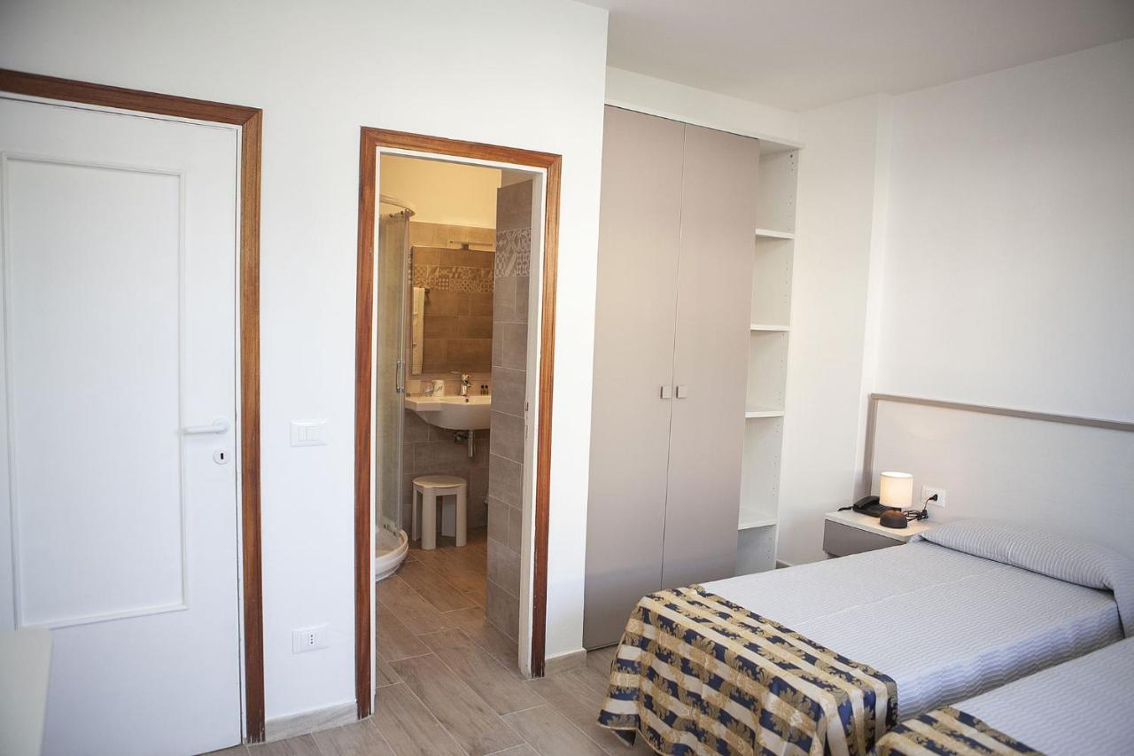 Hotel Thomas Marina di Campo Buitenkant foto