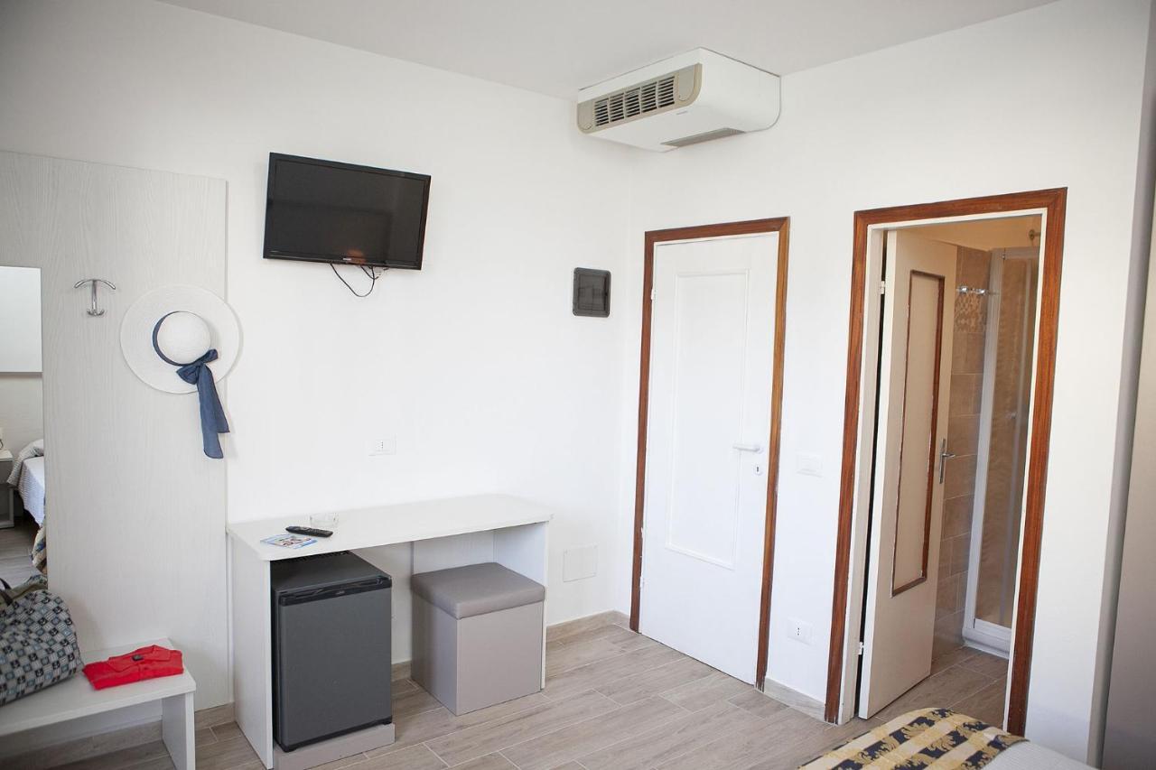 Hotel Thomas Marina di Campo Buitenkant foto